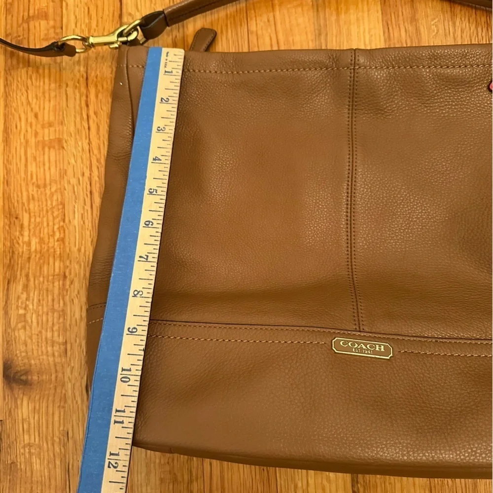COACH PARK LEATHER HOBO (COACH F23293